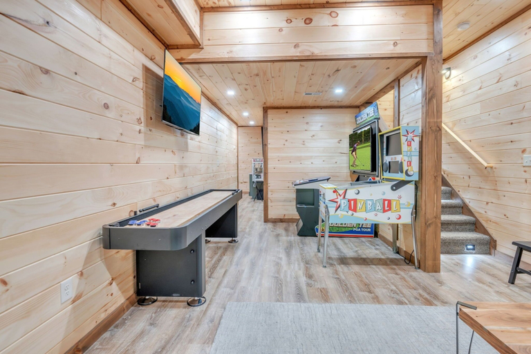 Game room 3, Er62 - Smoky Splash Getaway 3 Bedroom Cabin, Sevier