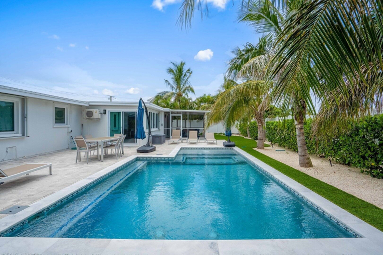 Pool 5, Livinggood 3 Bedroom Home, Manatee