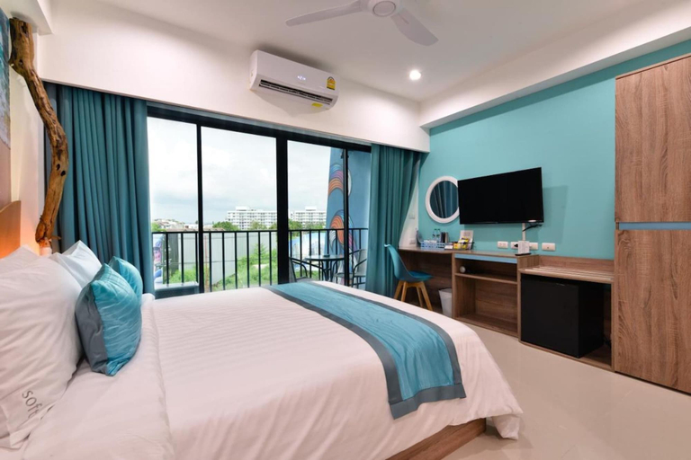 Bedroom 2, Jomtien Beach Market Hotel, Pattaya