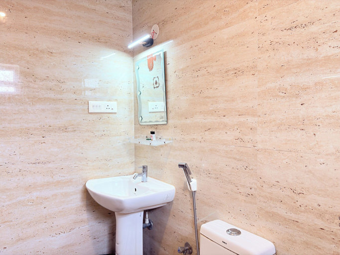 Bathroom 3, Hotel Rohit Rohini Puri, Puri