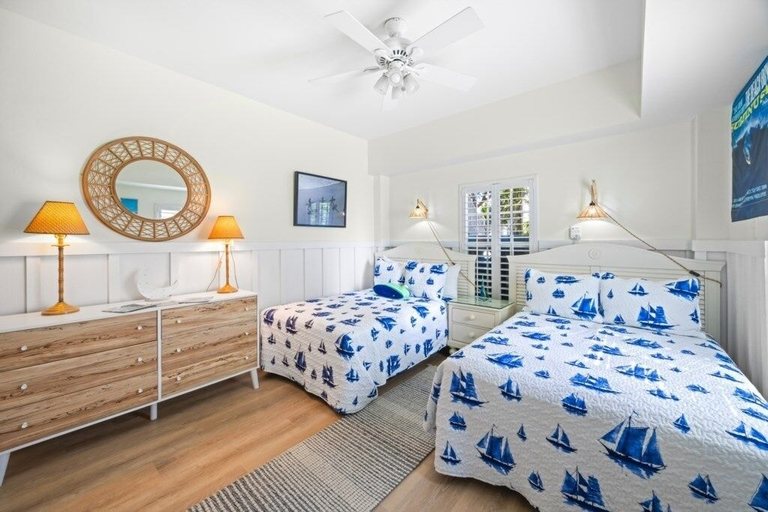 Room 2, Summer Breeze 7 Bedroom Home, Lee