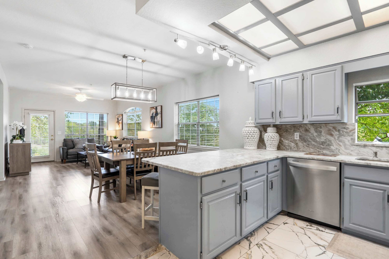 Interior 2, Fairway Follies Luxury Retreat, Stone