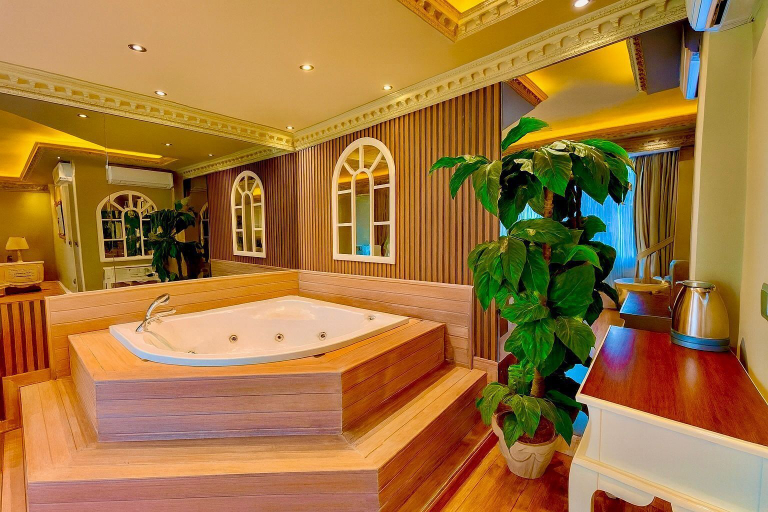 Bathroom 4, Real King Residence, Yomra