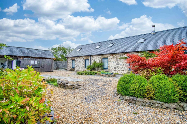 Exterior 2, West Barn - 2 Bedroom Cottage - Llandeilo, Carmarthenshire