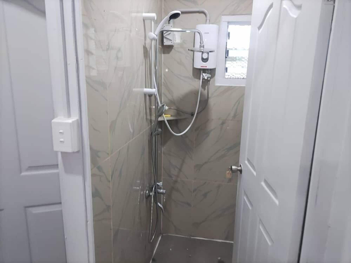Bathroom 3, Sigatoka Lodge, Nadroga/Navosa