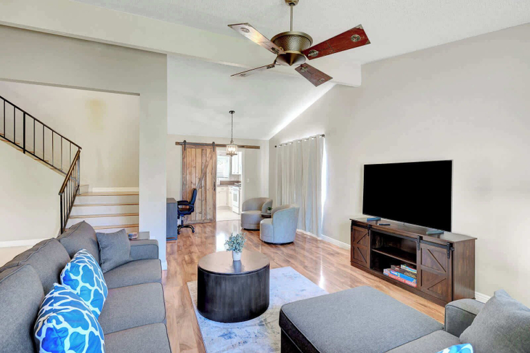 Living area 5, A- ZLV HOME 2, Clark