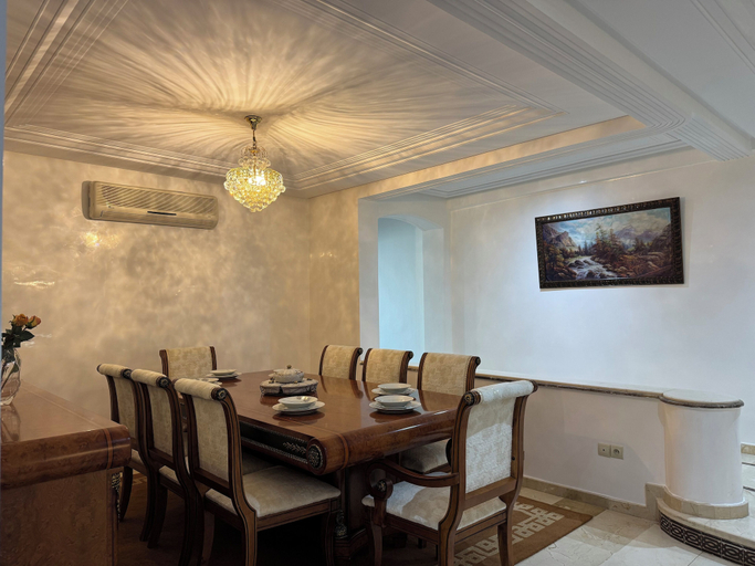 In-room dining 5, Chic 4BR with Jacuzzi-Fez New City Stay, Fès