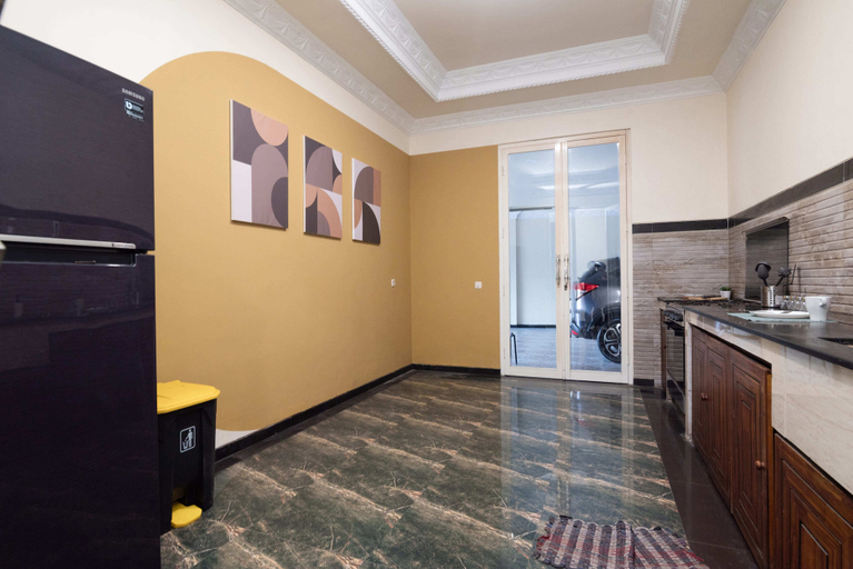 Shared kitchen facilities 2, Cove Zeidan House, Surabaya