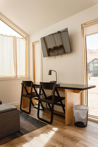 Living area 3, Roam America Horseshoe Bend, Coconino