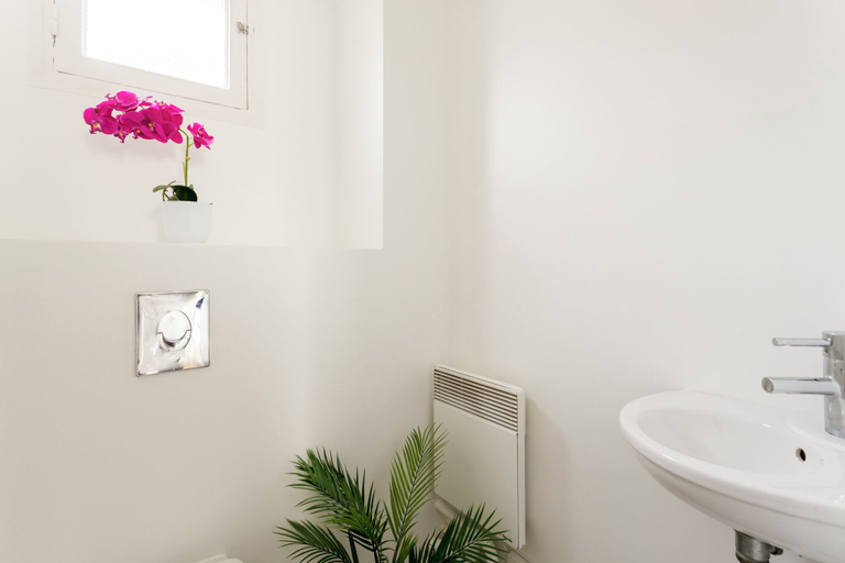 Bathroom 4, Merveil Family Suite - Roosevelt, Paris