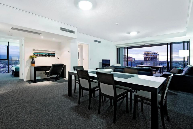 In-room dining 2, Broadbeach Skyline 3 Bedroom Retreat, Gold Coast