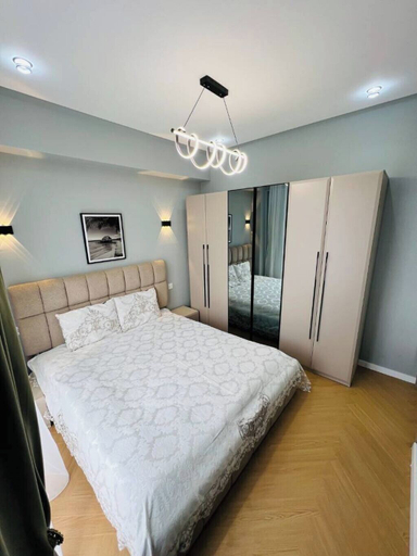 Room 2, Lev iki, Baku