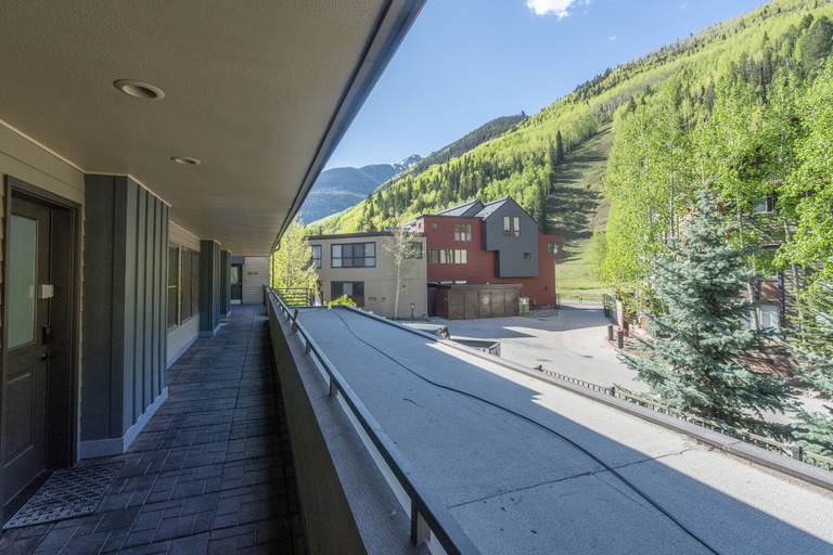 Property grounds 3, Lift 7 Living 2 Bedroom Condo, San Miguel