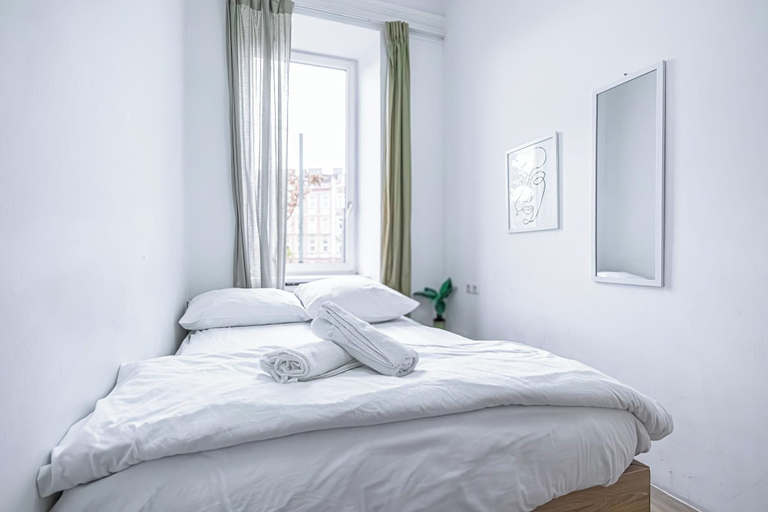 Room 2, Luxury 6BR Apt near Millennium City, Wien