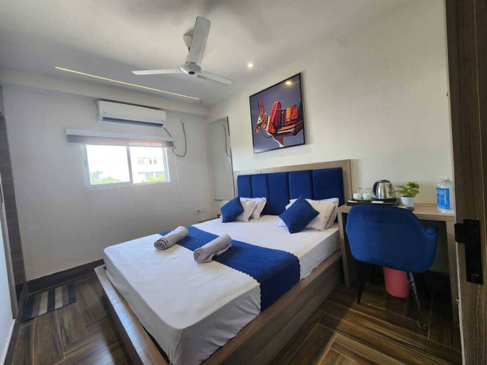 Room 4, Lakhdatar Hotel, Deoghar