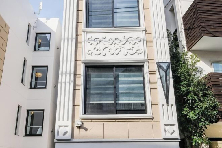Exterior detail, Mi-Hotel Qualia Shinjuku, Shibuya
