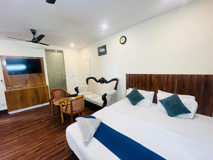 Room 4, Roomshala Hotel Green Valley, Delhi