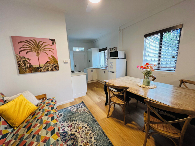 Private kitchen 5, City Unit 6 Walk to Esplanade, Cairns
