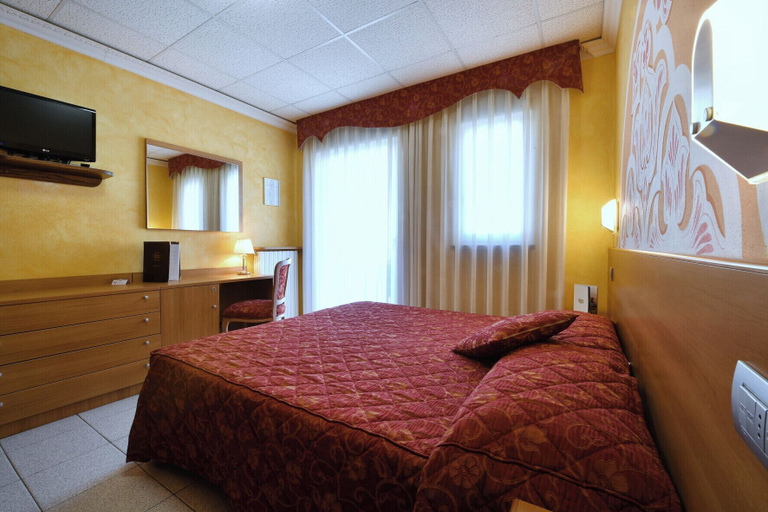 Bedroom 4, Stella Alpina Hotel e Ristorante, Verbano-Cusio-Ossola