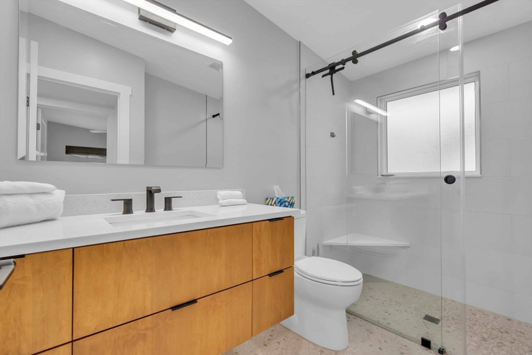 Bathroom 3, Livinggood 3 Bedroom Home, Manatee