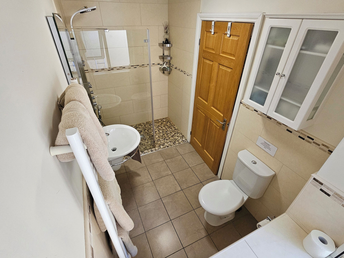 Bathroom 3, Bodfari B&B - Llety'r Eos Ucha, Denbighshire