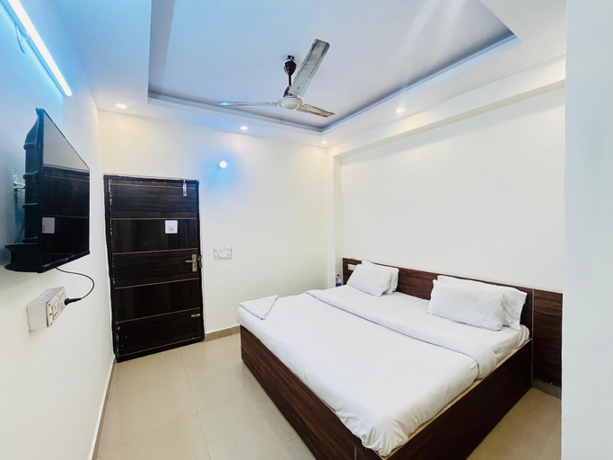 Room 3, Roomshala Hotel Pub G, Delhi