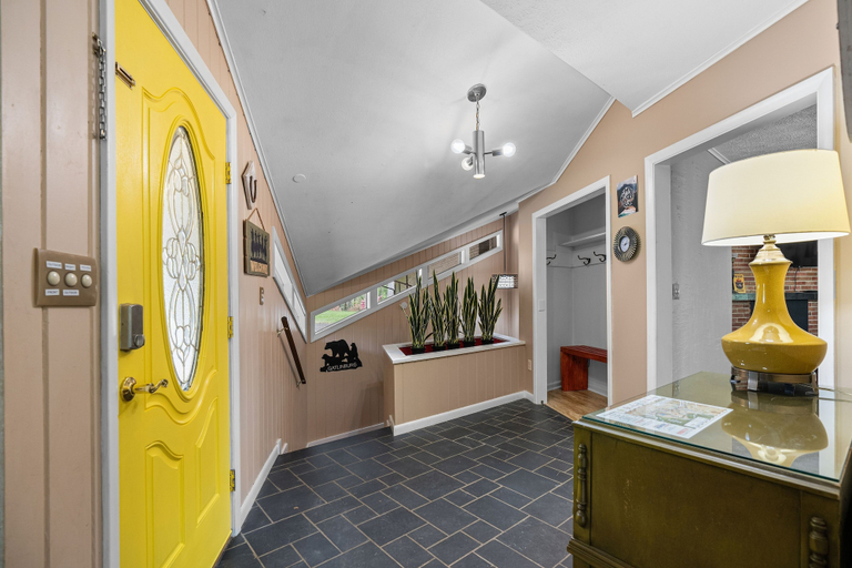 Interior 3, Cosby Mountain Lodge 4 Bedroom Home, Cocke