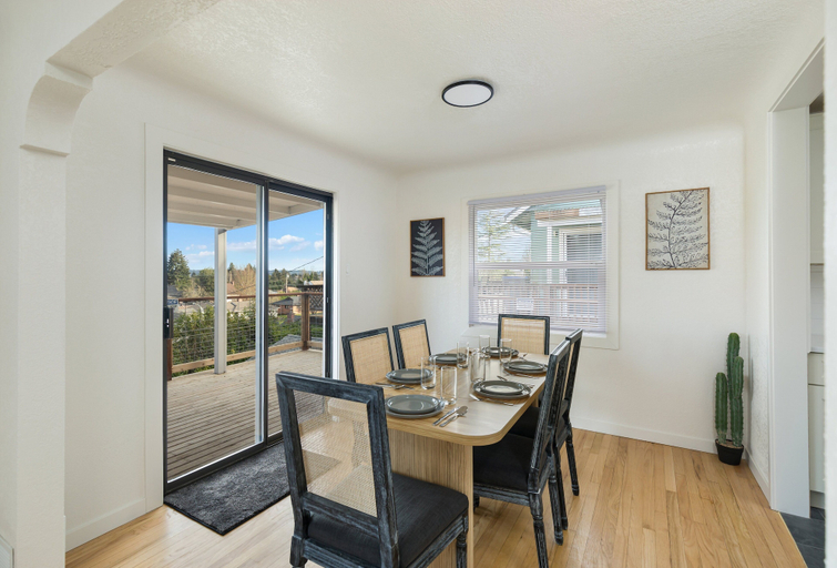 Dining 4, The Lookout Landing 4 Bedroom Home, Kitsap