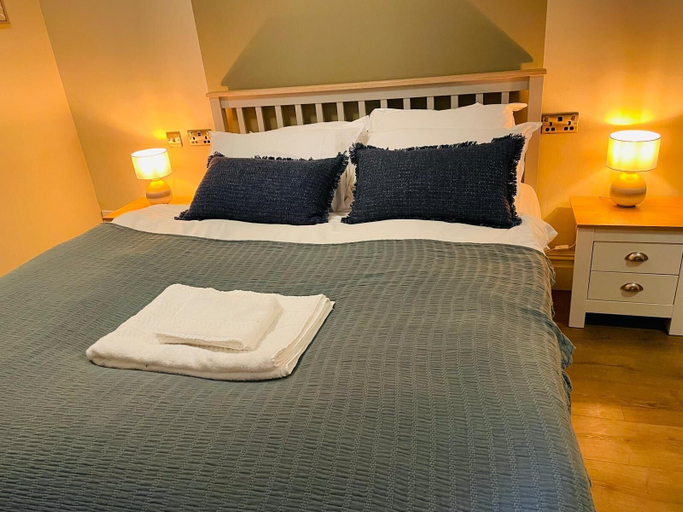 Room 3, Euro Bar and Hotel, Oxfordshire