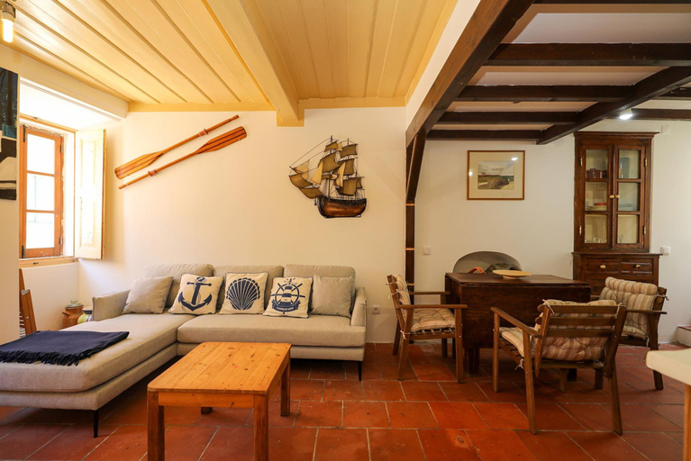 Room 2, A74 - Rua do Canal 1 Bed Flat, Lagos