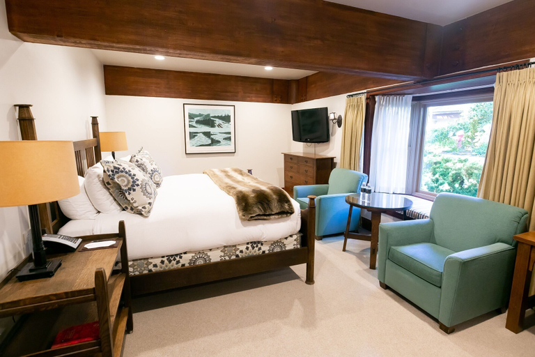 Room 5, Luxury Three Bedroom Suite with Three Kings 3 Suite, Summit