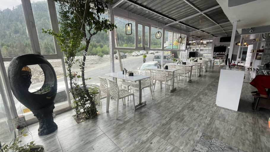 Food & Drinks 5, Singh Saab Rooms & Cafe, Kullu