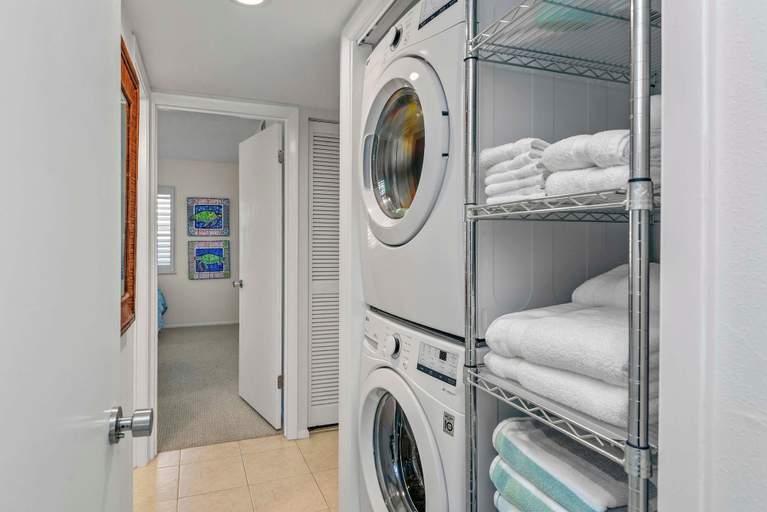 Bathroom 4, Seaward B103, Volusia