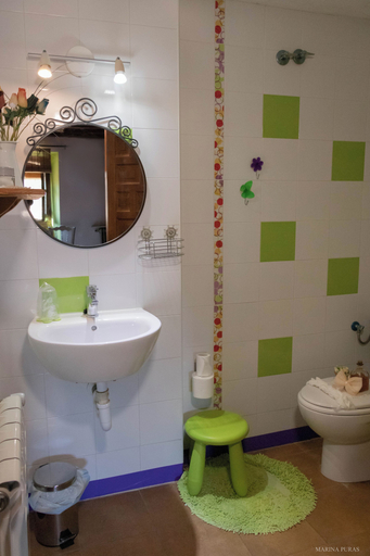 Bathroom 3, Hostal restaurante la Moruga, Burgos