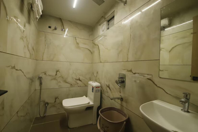 Bathroom 2, Hotel Maheshwari Inn, Ujjain