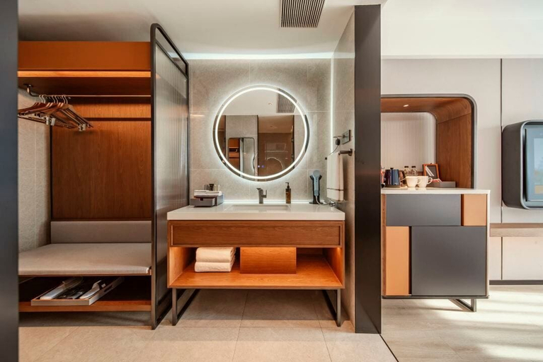 Bathroom 5, UrCove by Hyatt Chengdu Wenshufang Chunxi Road, Chengdu