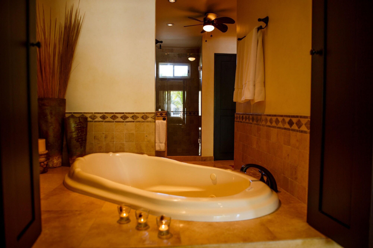 Bathroom 2, TBA 1202 by Casago, La Paz