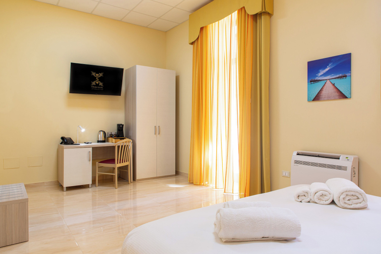 Room 4, Syraka Hotel LR Collection, Syracuse