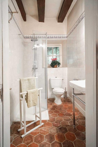 Bathroom 5, Manoir de la Salle Du Roc, Loir-et-Cher