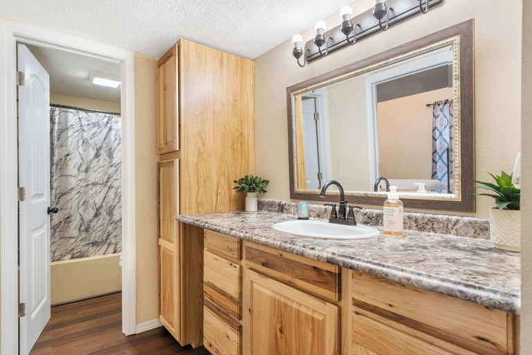 Bathroom 3, Branson Sweet Retreat - 2 BDR, Taney