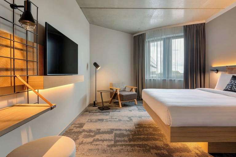Bedroom 4, Moxy Hamburg - Finkenwerder, Hamburg