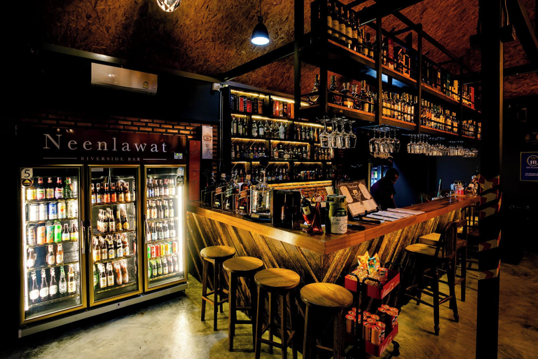 Food & Drinks 5, Neenlawat Riverside, Phunphin