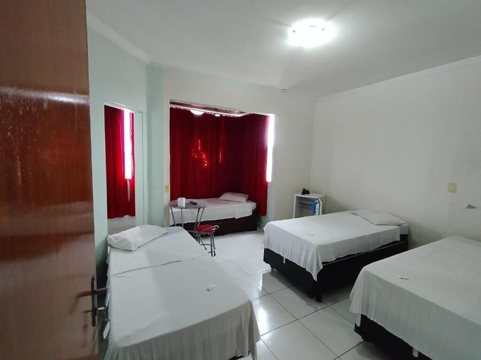 Room 5, Hotel Oliveira, Goiania