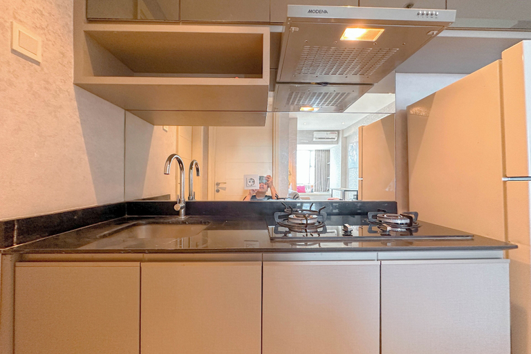 Private kitchen 2, Modern And Stunning 2Br At Anderson Supermall Mansion Apartment, Surabaya