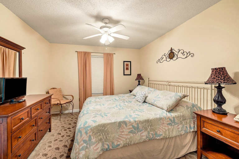 Room 2, Pelican Beach 0602 1 Bedroom Condo, Okaloosa