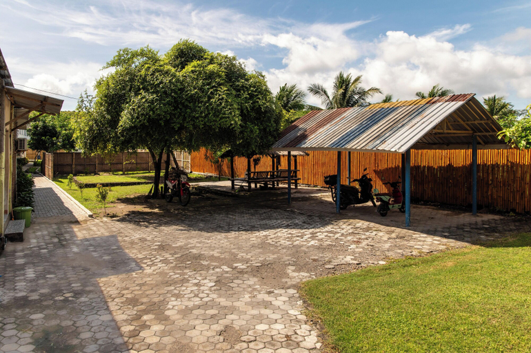 Front of property, Satu Hati Hotel and Restaurant, Lombok