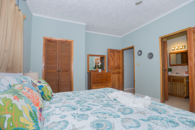 Room 5, Roatan Ocean View - Ground Floor 2 Bedroom Apts, Roatán