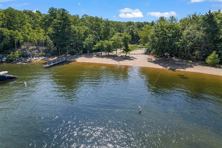 Beach 3, Unusual Latitude Limit 7 3 Bedroom Villa, Cumberland