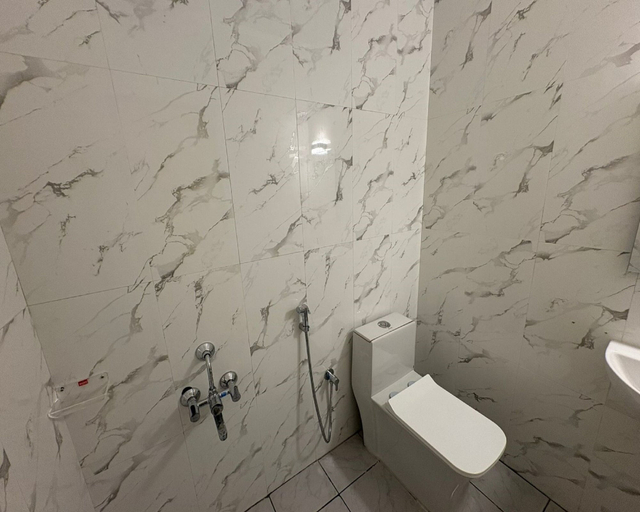 Bathroom 4, Hotel Royal Inn, Chennai