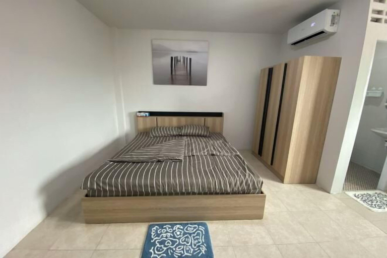 Room 3, 84 Bar & Guesthouse, Phuket Island